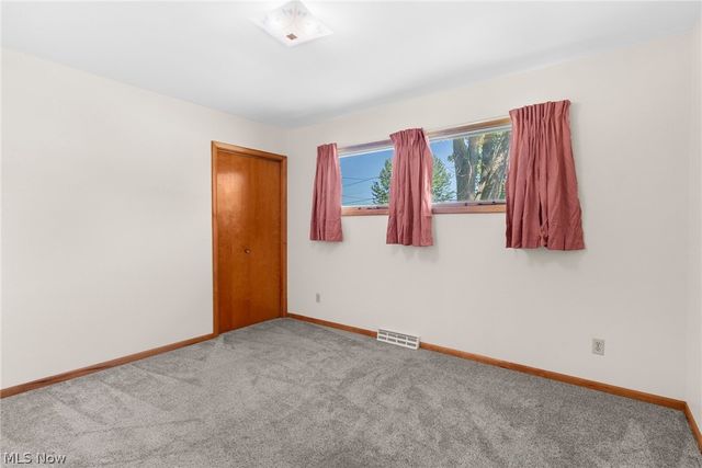 253 Earl Drive NW, Warren, OH 44483