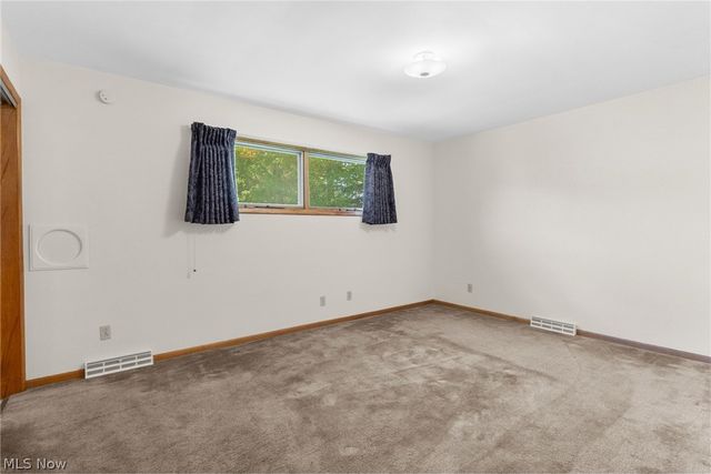 253 Earl Drive NW, Warren, OH 44483