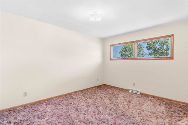 253 Earl Drive NW, Warren, OH 44483
