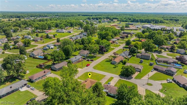 253 Earl Drive NW, Warren, OH 44483