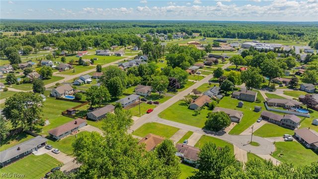 253 Earl Drive NW, Warren, OH 44483