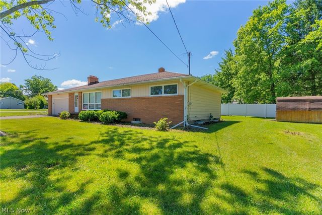 253 Earl Drive NW, Warren, OH 44483