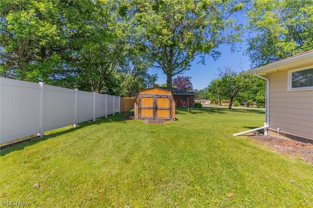 253 Earl Drive NW, Warren, OH 44483