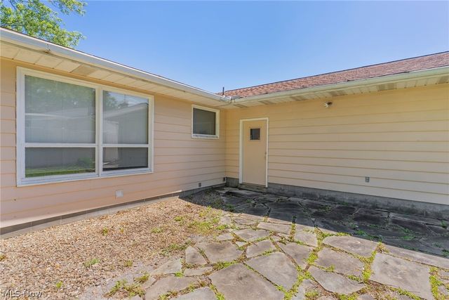 253 Earl Drive NW, Warren, OH 44483