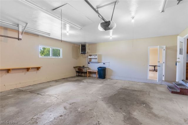 253 Earl Drive NW, Warren, OH 44483