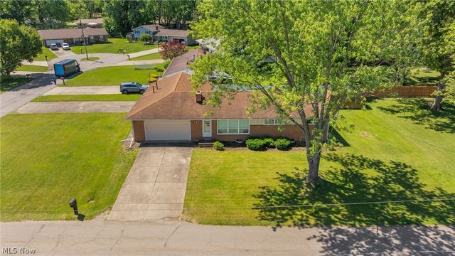 253 Earl Drive NW, Warren, OH 44483