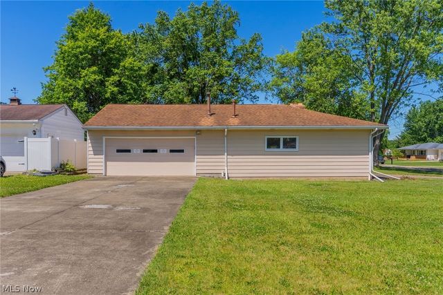 253 Earl Drive NW, Warren, OH 44483