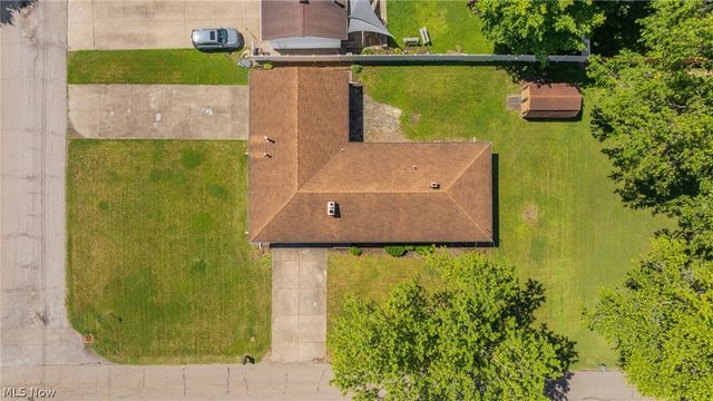 253 Earl Drive NW, Warren, OH 44483
