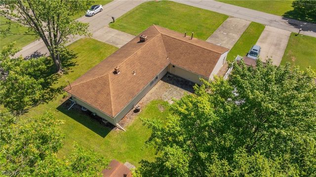 253 Earl Drive NW, Warren, OH 44483