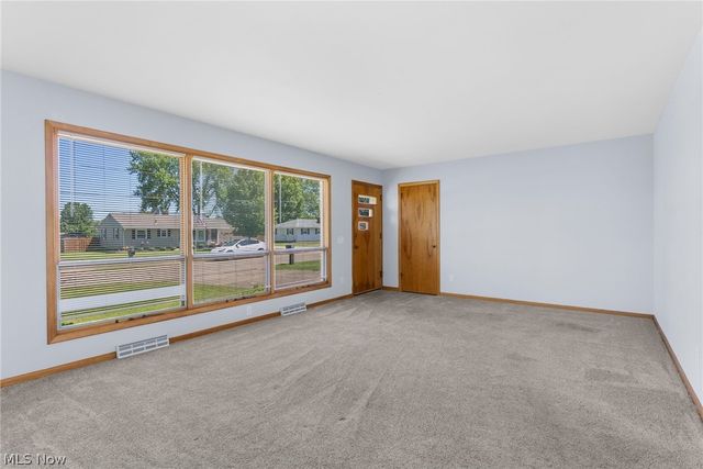 253 Earl Drive NW, Warren, OH 44483