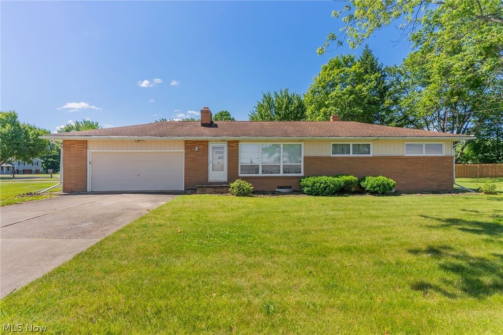 253 Earl Drive NW, Warren, OH 44483