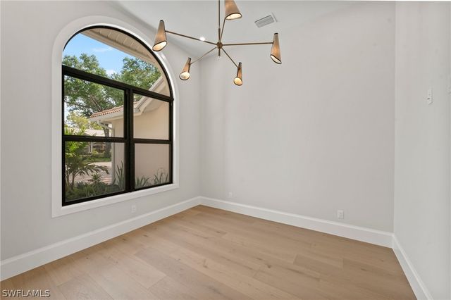 207 Monterey DR, Naples, FL 34119