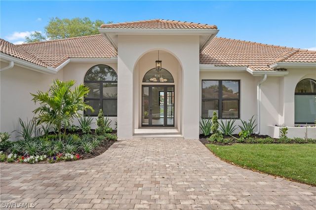 207 Monterey DR, Naples, FL 34119