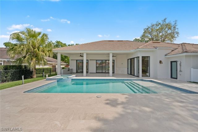 207 Monterey DR, Naples, FL 34119