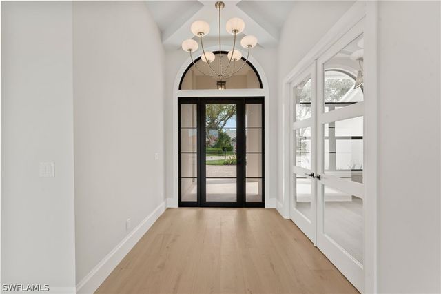 207 Monterey DR, Naples, FL 34119