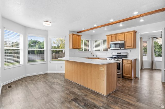 2909 W 9755 S, South Jordan, UT 84095