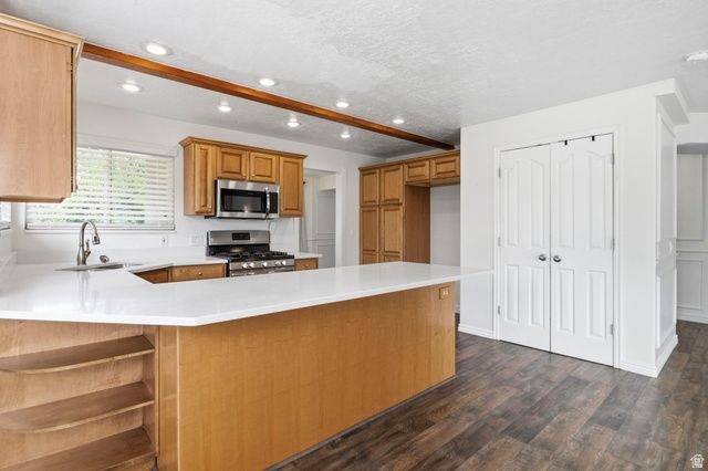 2909 W 9755 S, South Jordan, UT 84095