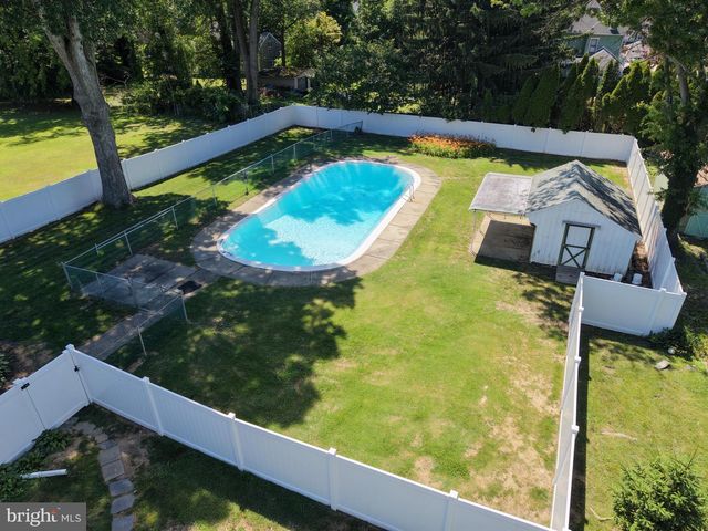 1151 VILLANOVA AVE, Swarthmore, PA 19081
