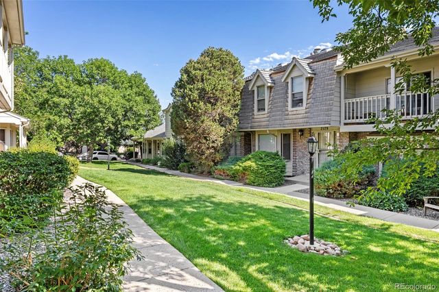 7609 S Cove Circle, Littleton, CO 80122