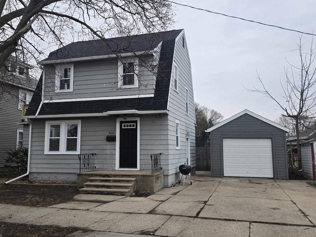 508 E Memorial Drive, Janesville, WI 53548