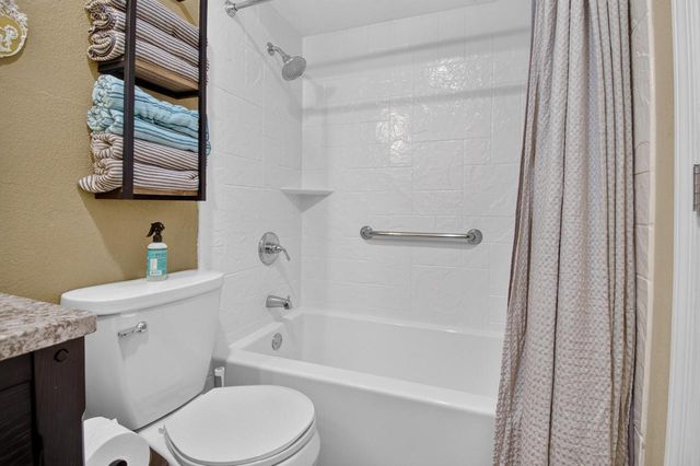 3830 Lakeview DRIVE, Mount Pleasant, WI 53403