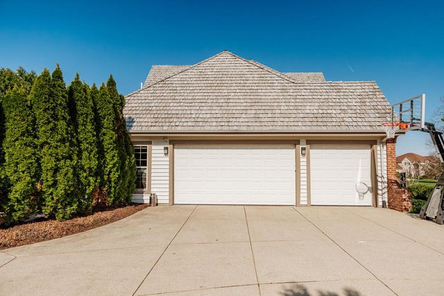 19385 Hayden COURT, Brookfield, WI 53045