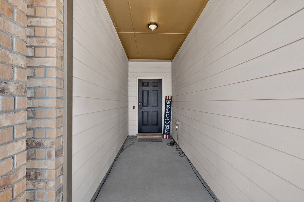 300 Concho River Drive, Glenn Heights, TX 75154 — photo 2