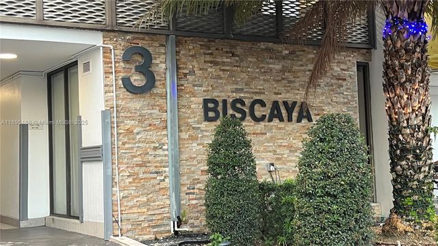 20500 W Country Club Dr 117, Aventura, FL 33180