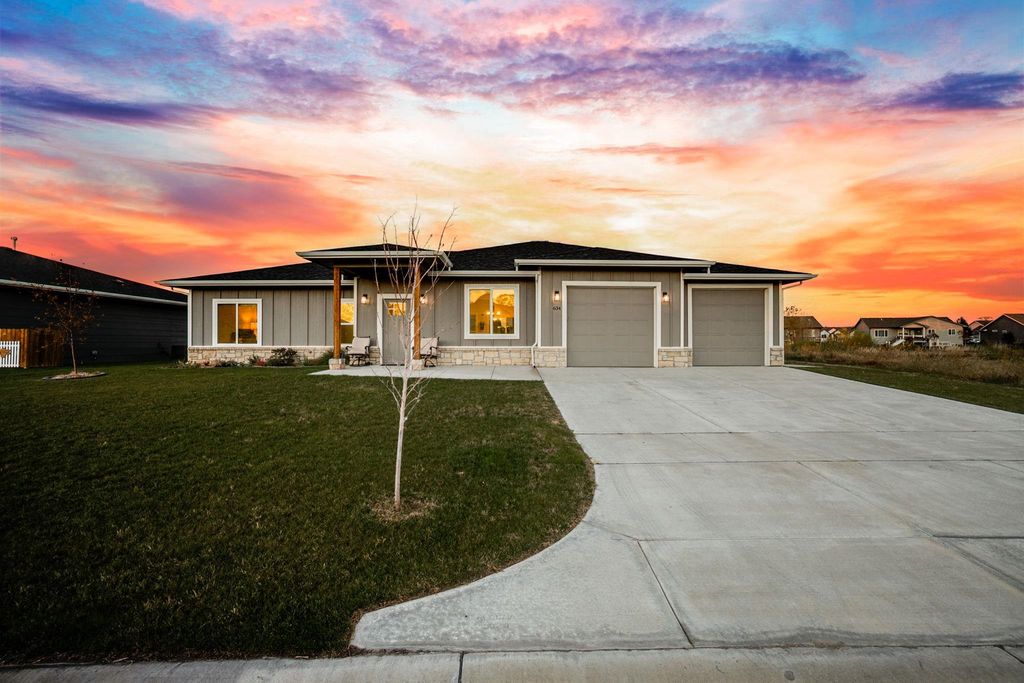 634 S Sweetwater, Maize, KS 67101