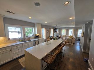 810 E 3rd St 2, Boston, MA 02127