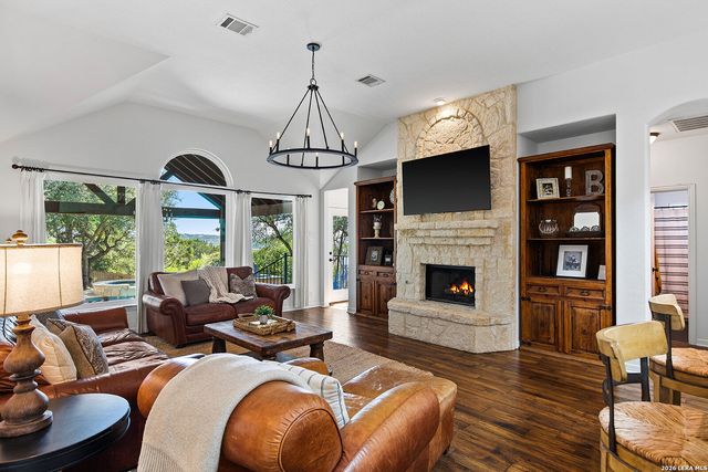 8935 Woodland Pass, Boerne, TX 78006