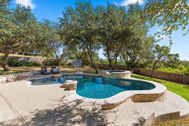 8935 Woodland Pass, Boerne, TX 78006