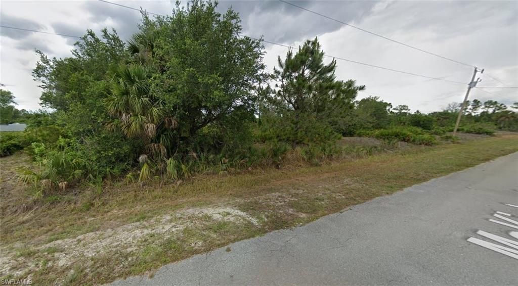715 MCKINLEY AVE, LEHIGH ACRES, FL 33972 — photo 2