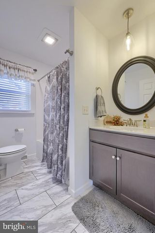 180 S SHENK AVE, Strasburg, PA 17579