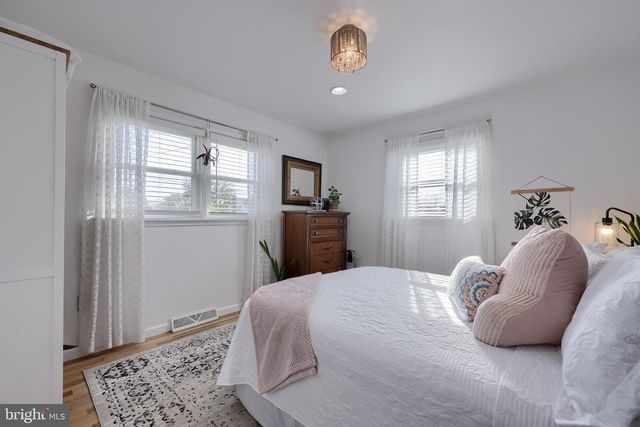 180 S SHENK AVE, Strasburg, PA 17579