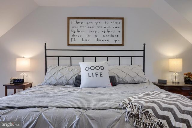 180 S SHENK AVE, Strasburg, PA 17579