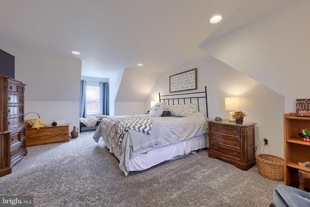 180 S SHENK AVE, Strasburg, PA 17579