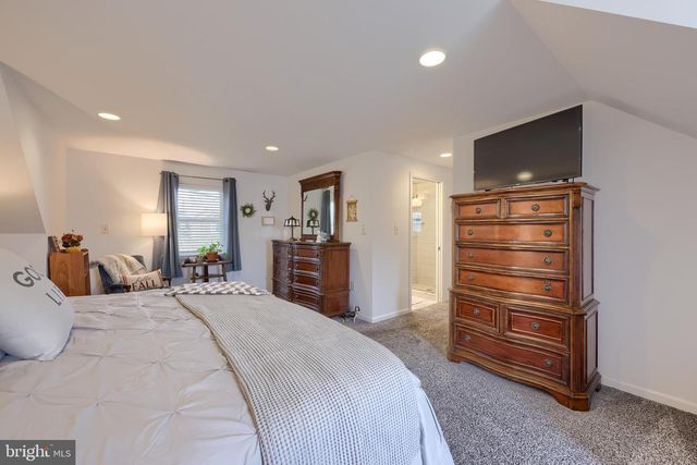 180 S SHENK AVE, Strasburg, PA 17579