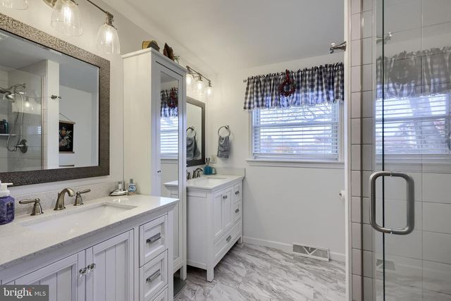 180 S SHENK AVE, Strasburg, PA 17579