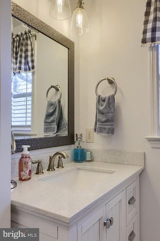 180 S SHENK AVE, Strasburg, PA 17579