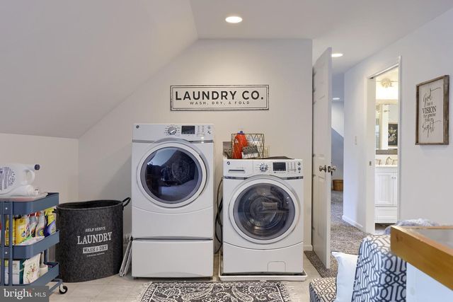 180 S SHENK AVE, Strasburg, PA 17579