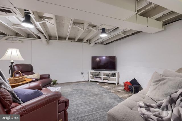 180 S SHENK AVE, Strasburg, PA 17579