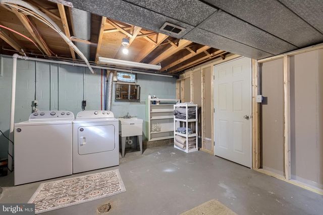 180 S SHENK AVE, Strasburg, PA 17579