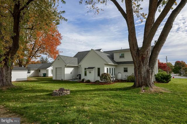 180 S SHENK AVE, Strasburg, PA 17579