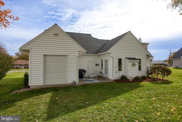 180 S SHENK AVE, Strasburg, PA 17579