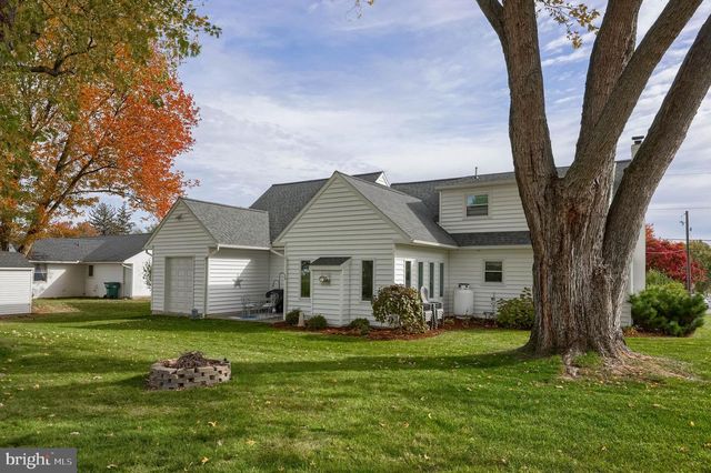 180 S SHENK AVE, Strasburg, PA 17579