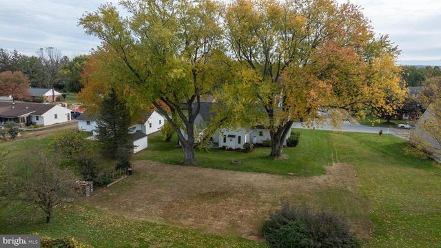 180 S SHENK AVE, Strasburg, PA 17579