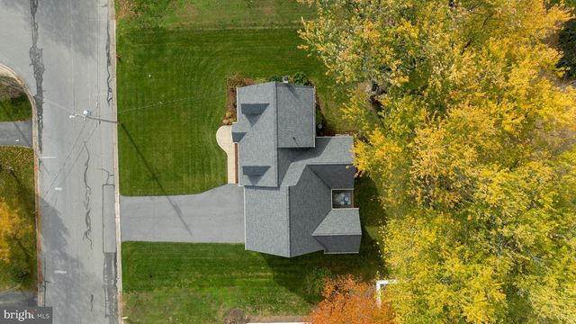 180 S SHENK AVE, Strasburg, PA 17579