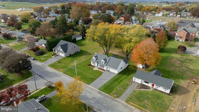 180 S SHENK AVE, Strasburg, PA 17579