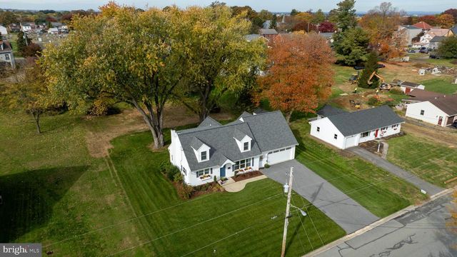 180 S SHENK AVE, Strasburg, PA 17579